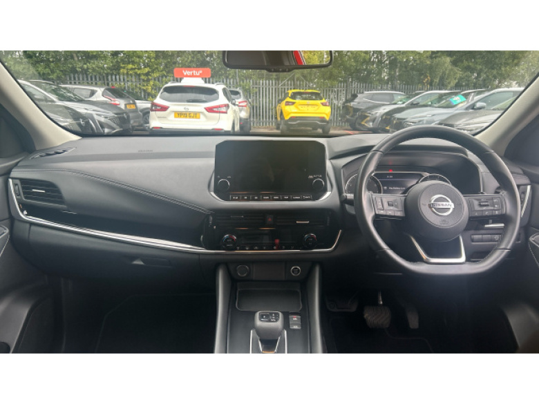 Nissan Qashqai 1.3 DiG-T MH 158 N-Connecta 5dr Xtronic Petrol Hatchback
